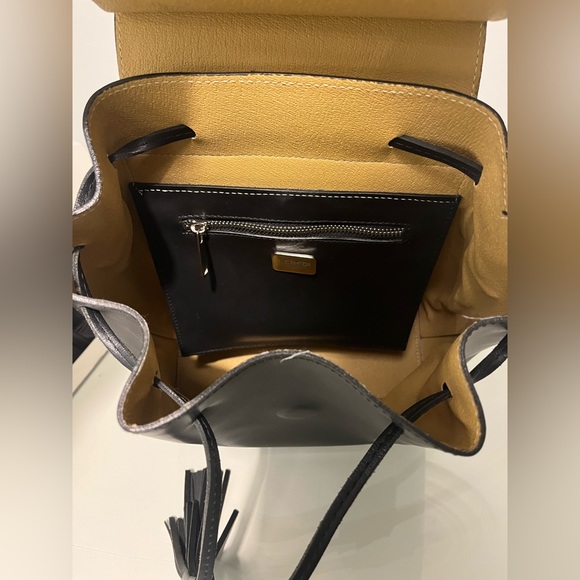 L.Credi Black Leather Backpack - Picture 4 of 4
